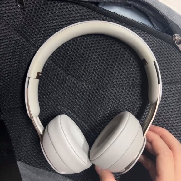 Beats Solo Pro Wireless Bluetooth Headphones Active Noise Cancellation Magic - Picture 2 of 9